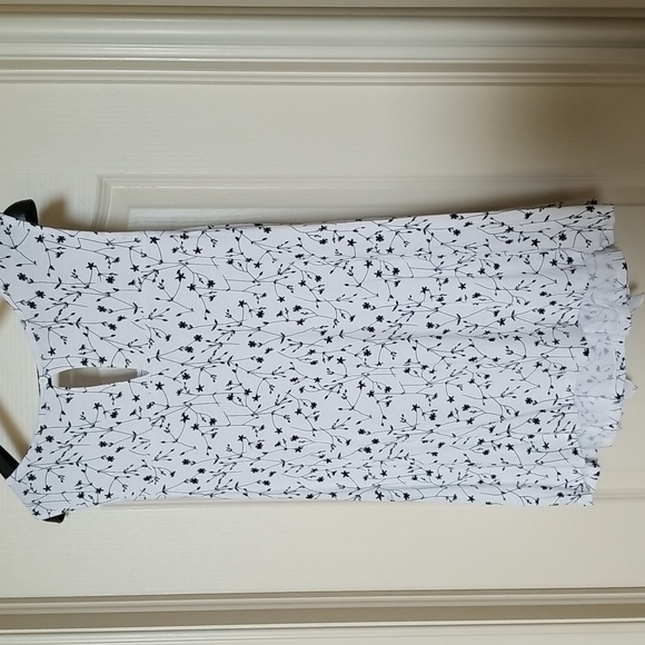 Tank with ruffle detail, 2X - Picture 3 of 5